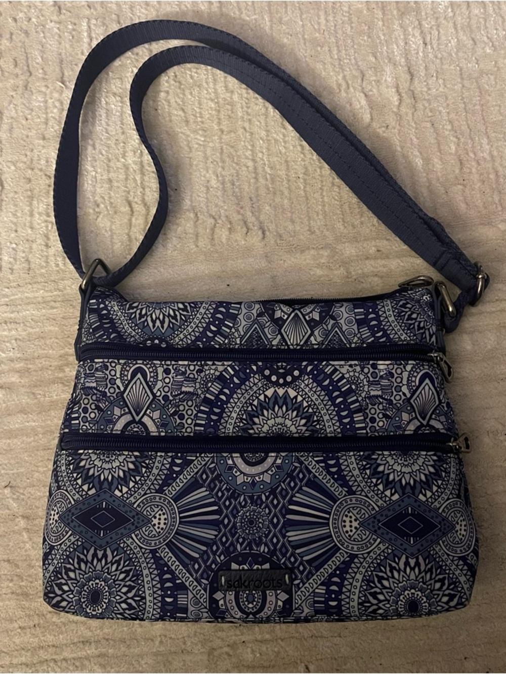 Sakroots Basic Crossbody Bag in Eco-twill, Multifunctional Purse